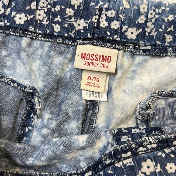 Mossimo shorts - Picture 5 of 8